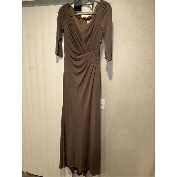 La Femme Cocoa Brown 3/4 Sleeve Ruched Jersey Column Gown Size 8 $365. 14 - Picture 3 of 12
